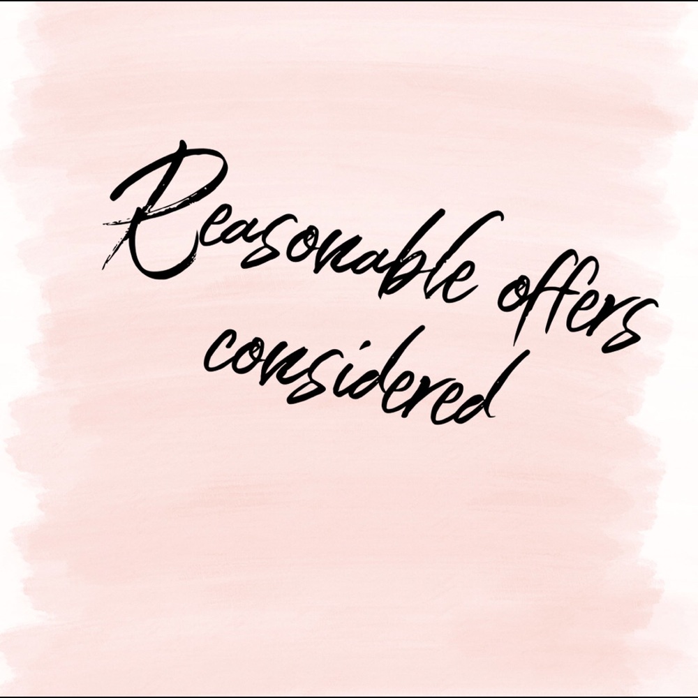 💕💕Now accepting REASONABLE offers 💕💕